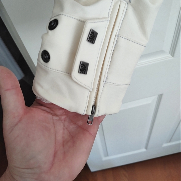 ~~MT🤍HARDWEAR Bomber Jacket~~ - Picture 9 of 15